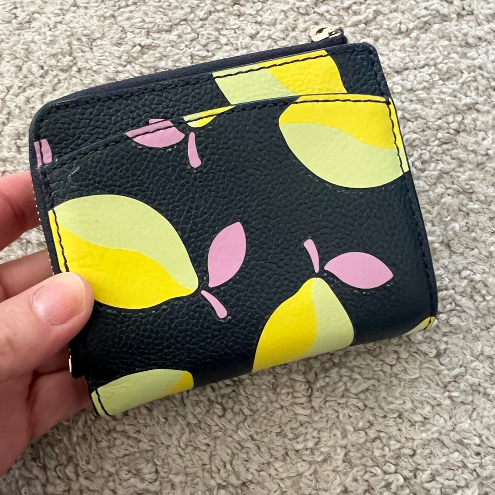 Kate Spade Margaux Lemons Small Bifold Wallet - Picture 2 of 6